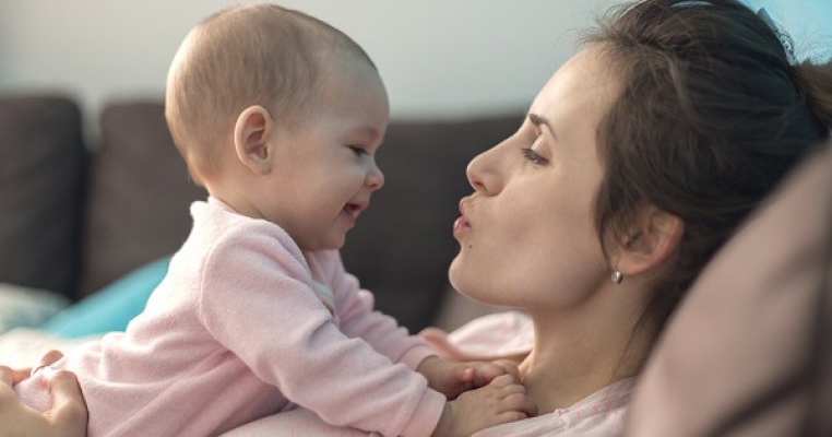 Cele mai grele 9 „lucruri” la care trebuie să renunți după ce bebelușul crește