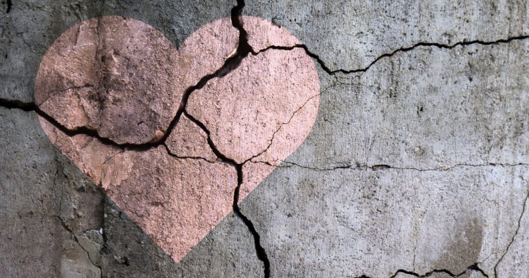4 zodii care nu mai luptă pentru iubire. Nu mai speră să-și găsească sufletul pereche