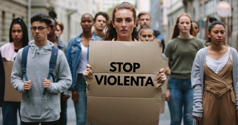 Marșul pentru siguranța femeilor, desfășurat în mai multe orașe din România
