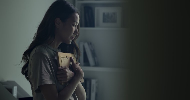 Soțul meu spune că nu-l interesează că nu-l mai iubesc. Vrea să rămânem împreună cu orice preț