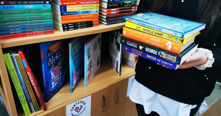 Libris și Salvați Copiii duc cărțile mai aproape de 33.116 de elevi cu acces limitat la lectură
