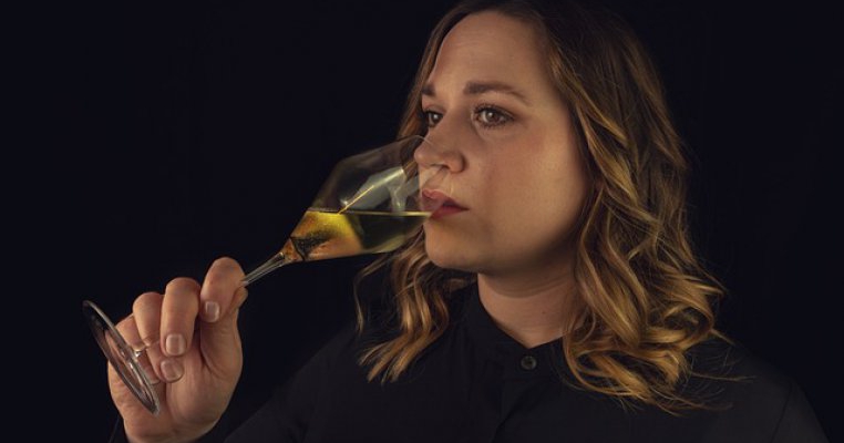 Am băut câteva pahare de vin în timpul sarcinii, iar acum copilul meu are întârziere în dezvoltare. Nu a meritat