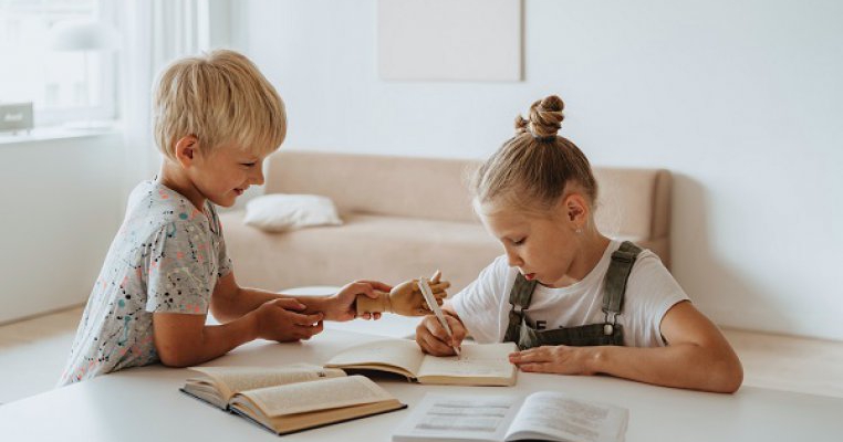 Am doi copii cu ADHD și pot spune că este mult mai mult decât o simplă lipsă de concentrare