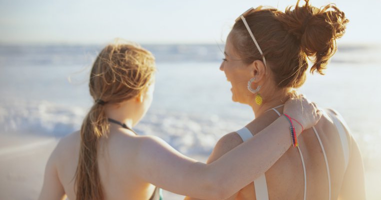 Ghid de „supraviețuire” pentru părinți - Cum să ne înțelegem mai bine fiicele adolescente