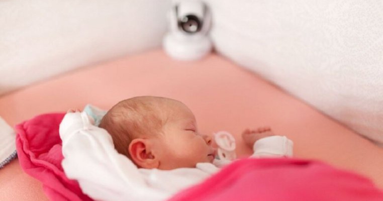 Undele radio de la baby monitor pot să-mi afecteze copilul?