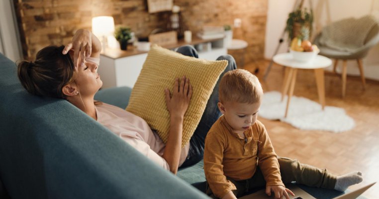 Studiile confirmă: 2 din 3 părinți suferă de burnout