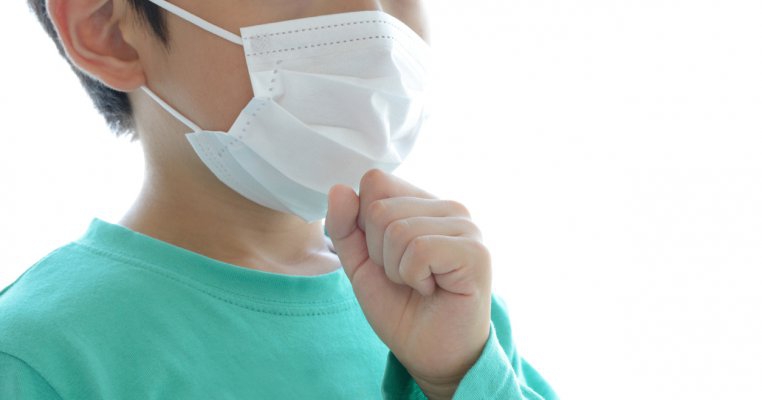 Un copil de 3 ani din București a fost diagnosticat cu gripă, Covid-19 și virus sincițial respirator