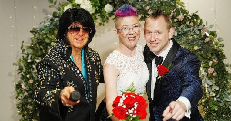 4 nunți, dar niciun divorț. Acest cuplu trăiește din plin!