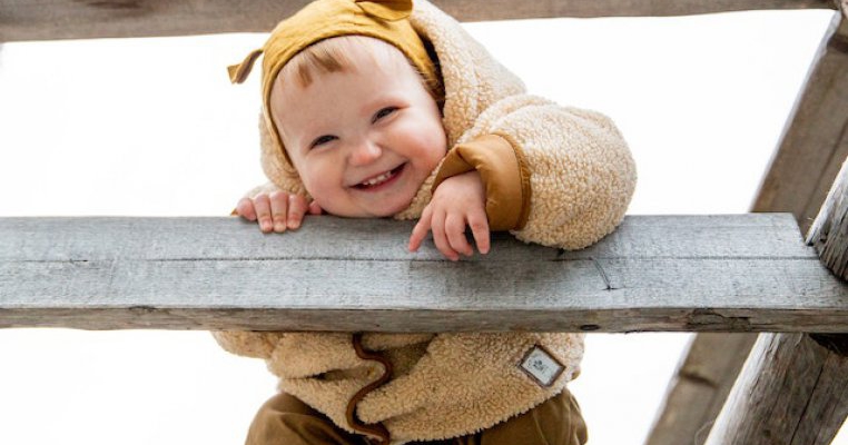 Obsesia copiilor de a se "cățăra" oricând, oriunde, oricum. Când devine o problemă?