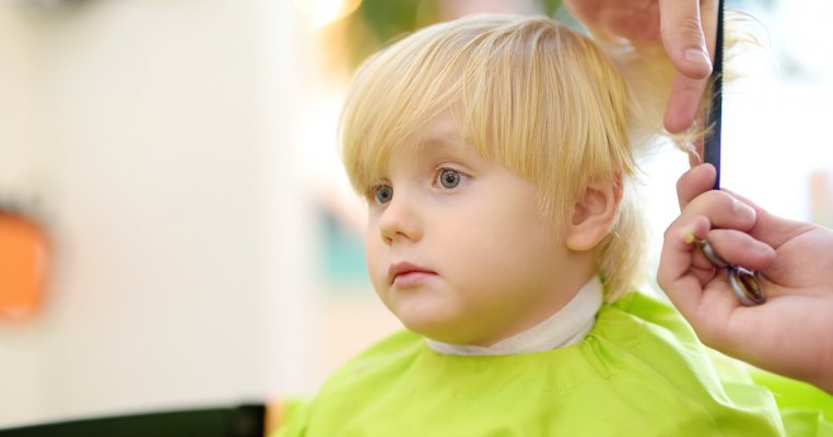 Mama mea mi-a tuns băiețelul și soțul meu nu a mai vorbit cu mine zile întregi
