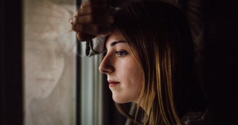 Nu-mi amintesc de perioada de bebelușie a copiilor mei. Mă simt o mamă groaznică