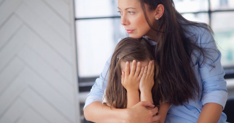 Mama mea i-a spus copilului meu că este „patetic” în timpul unui tantrum