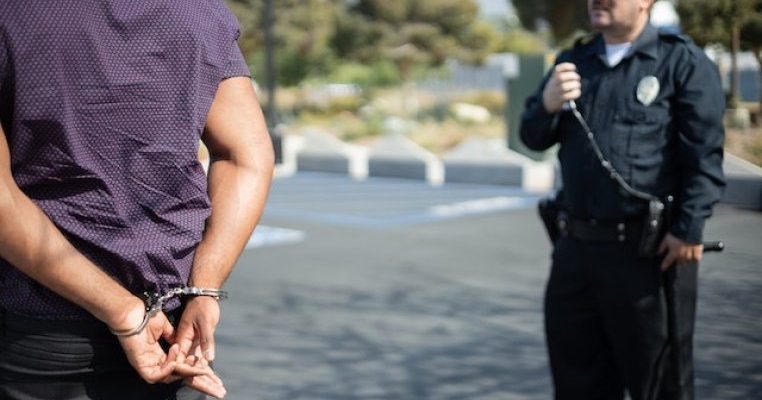 O adolescentă care ajunsese la greutatea de 146 de kilograme și-a pierdut viața în condiții greu de închipuit. Părinții sunt condamnați pentru omor prin neglijență gravă