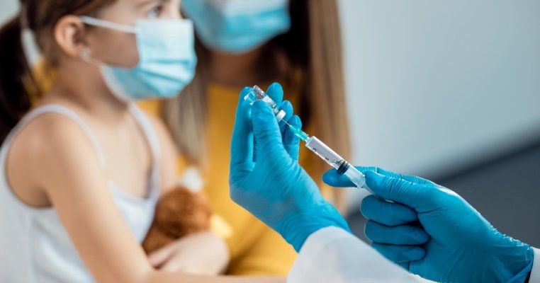 O asistentă din Spania este acuzată că ar fi administrat superficial vaccinurile a zeci de copii. A încurajat părinții să nu-și imunizeze copiii