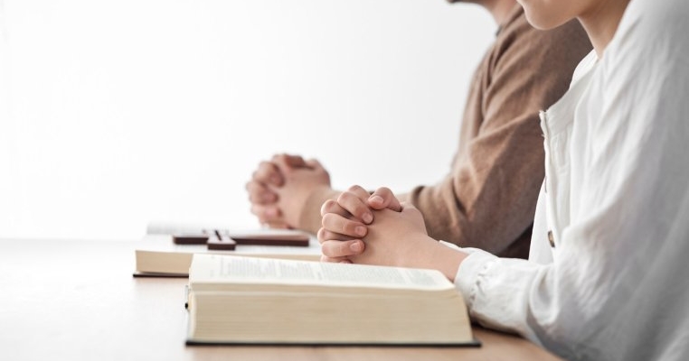 Religia poate fi inclusă la BAC? Cultele religioase susțin că materia este discriminată