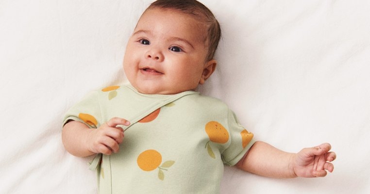 Ținute adorabile pentru bebe. Iată câteva idei potrivite pentru primăvară
