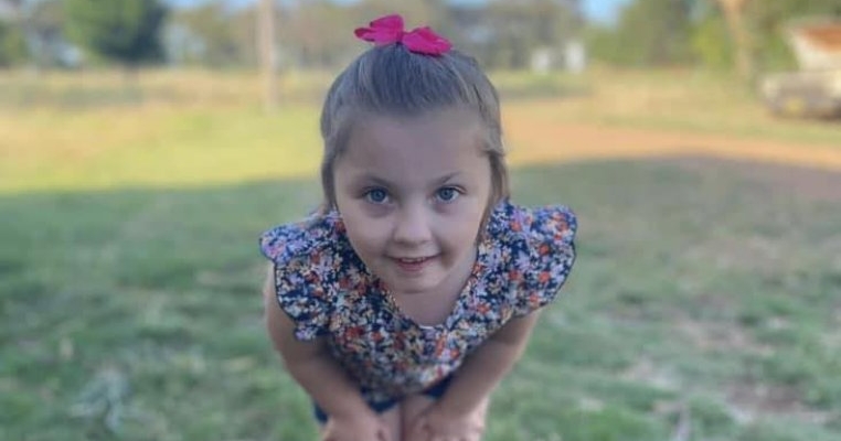 O fetiță de 5 ani a murit după ce s-a înecat în timp ce mânca. „A fost cel mai ciudat și ultimul „mami” auzit de la ea”