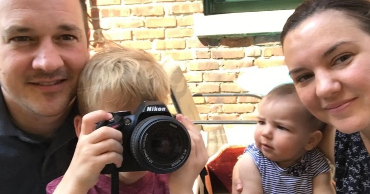 Am rămas însărcinată din greșeală după patru luni de relație, dar am rămas uniți. Suntem împreună de mai bine de 10 ani