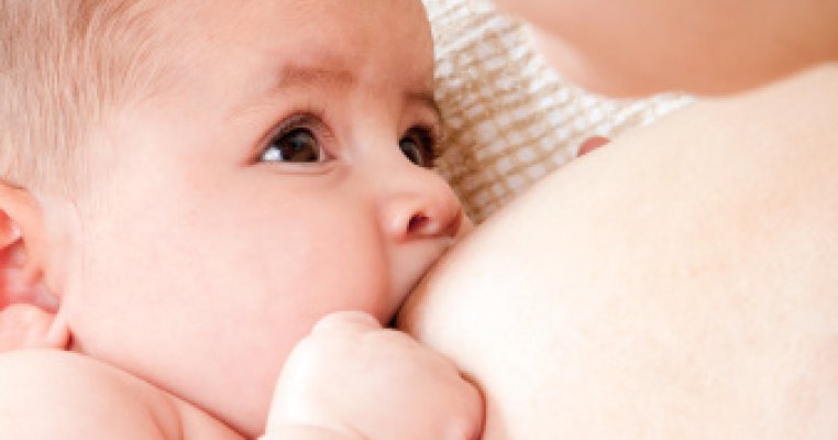 10 produse care fac alaptarea la san mai usoara