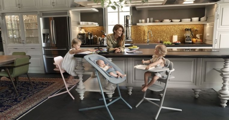 Scaunul Lemo util si durabil. O inovatie ergonomica premiata si ultra-inteligenta potrivita pentru fiecare etapa a vietii copilului.