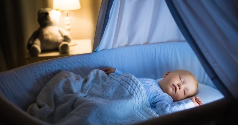 Bebe nu doarme? Cea mai comună greșeală pe care o face majoritatea părinților