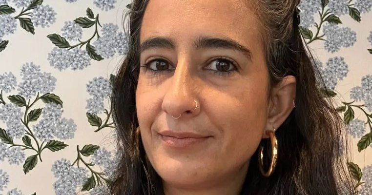 Fiica mea m-a întrebat dacă îmi modific fața, când m-a văzut că mă machiez. Din discuția cu ea, mi-am dat seama ce aș fi vrut să-mi spună mama mea