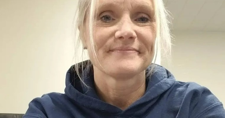 O femeie a descoperit că are peste 100 de tumori în organism, cauzate de o boală genetică extrem de rară