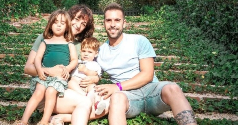 O femeie vrea să meargă la altar cu fratele ei vitreg, cu care are deja doi copii. „Ne iubim și nu facem rău nimănui”