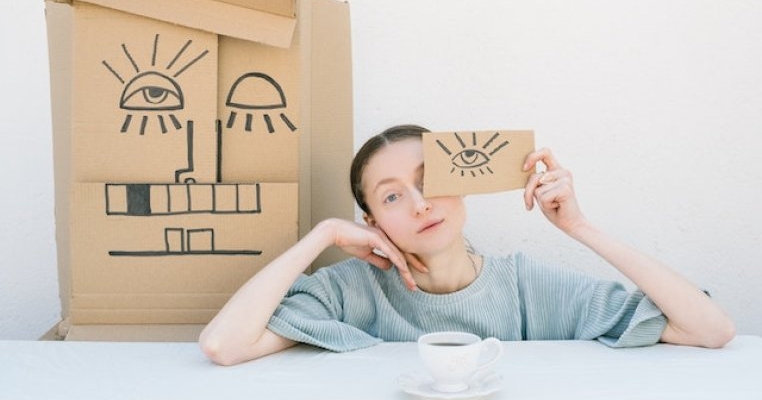 6 semne de autism la fete pe care specialiștii nu le descoperă imediat