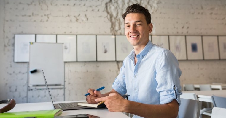 I-am găsit un job fiului meu de 18 ani și asta i-a calmat stările de anxietate și emoțiile tranziției la viața de adult