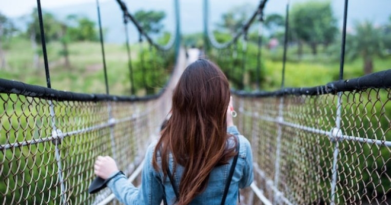 O adolescentă de 14 ani din Sibiu și-a înscenat răpirea pentru a se răzbuna pe părinți