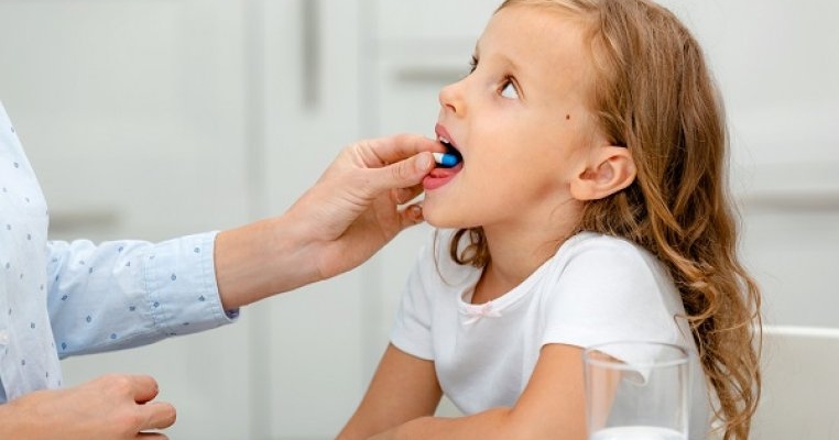 S-a întâmplat în Călărași: O mamă și-a intoxicat cei 6 copii cu un antibiotic. Le-a dat doza pe o lună, într-o zi