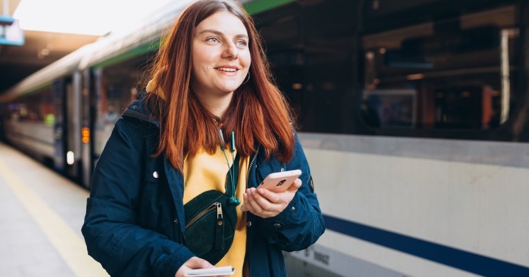 O tânără de 19 ani a ales să plece să muncească în Germania, în loc să dea BAC-ul: „Aici, în România, nu e un trai decent”