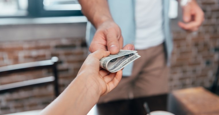 Copilul poate beneficia de alocație din două state diferite? Ce spune legislația