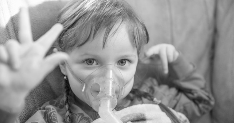 Viața dureroasă a unei fetițe de șase ani cu fibroză chistică. Fiecare zi este o nouă luptă