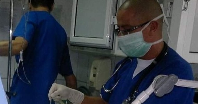 (Mic) ghid de supraviețuire pentru mușcăturile de șarpe, conform medicului Tudor Ciuhodaru