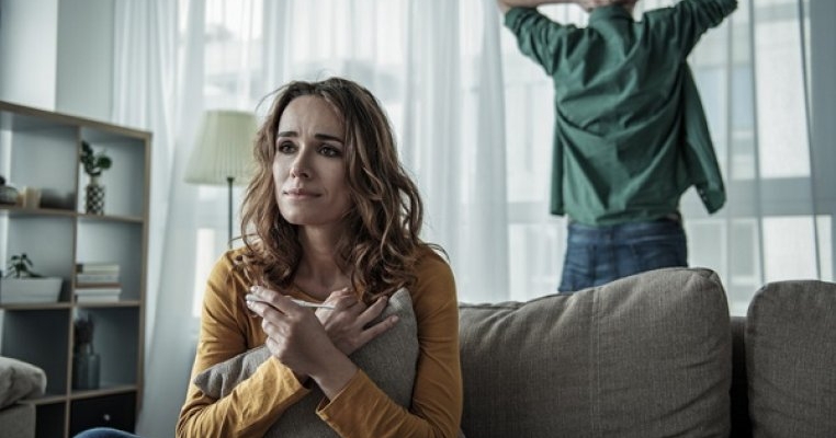 Iubitul meu mi-a spus că ar trebui să fac avort pentru că nu e pregătit să fie tată