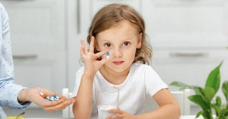 Antibioterapia la copii. Impactul antibioticelor asupra microbiotei intestinale și cum putem sa îi protejăm pe copii