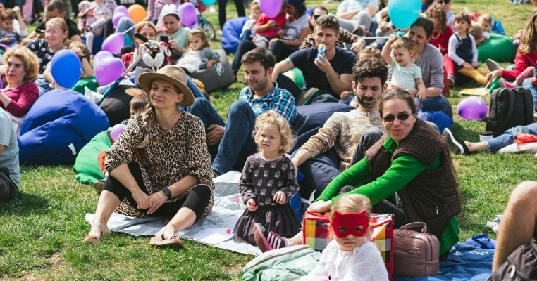 Hai și tu la cel mai mare Picnic în familie by Social Moms
