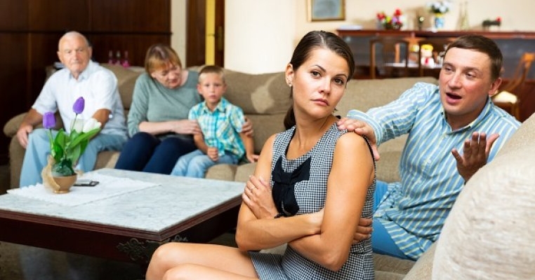 Nu suport familia soțului meu și nu vreau să-i mai văd niciodată