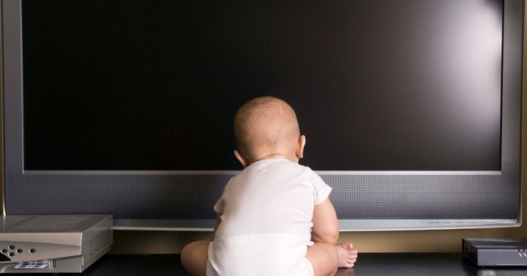 5 din cele mai nocive efecte ale televizorului asupra copilului tau