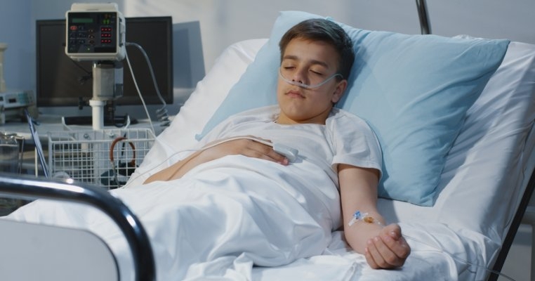 O familie din Suceava a refuzat să doneze organele copilului aflat în moarte cerebrală la sfatul preotului lor