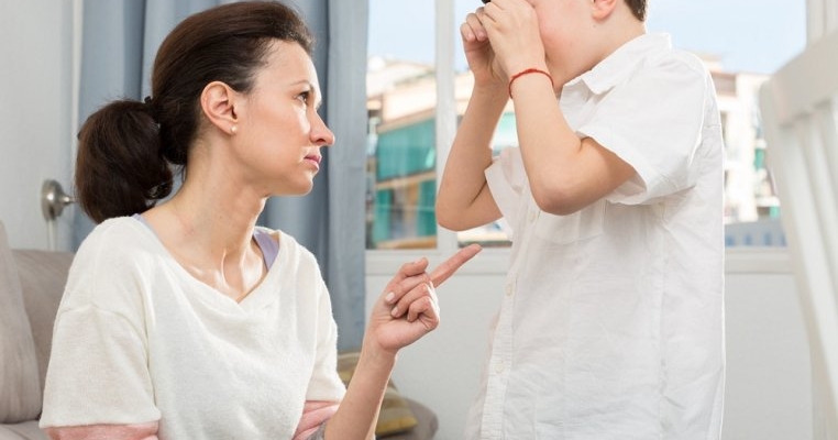 Fiul meu refuză să facă treabă prin casă, pentru că asta e activitate de femei. Ce lecție i-am dat