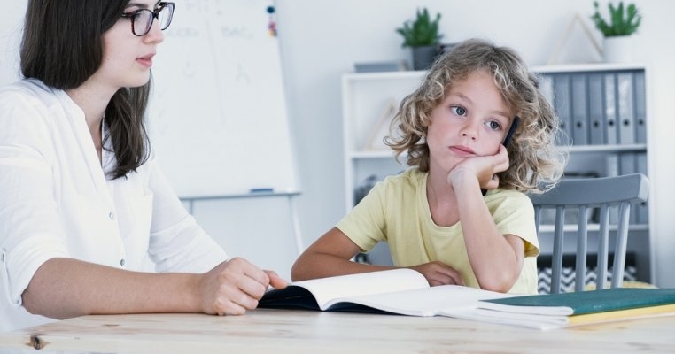 Terapiile pentru autism ar putea fi decontate de stat de la 1 noiembrie! Ce trebuie să știe părinții