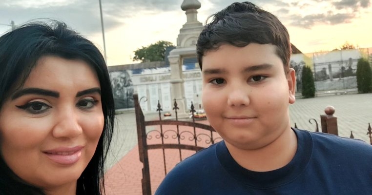 Adriana Bahmuțeanu îl acuză pe Silviu Prigoană că nu are grijă de sănătatea fiului lor cel mic. "Fiul meu se află în acest moment la granița dintre sănătate și boală"