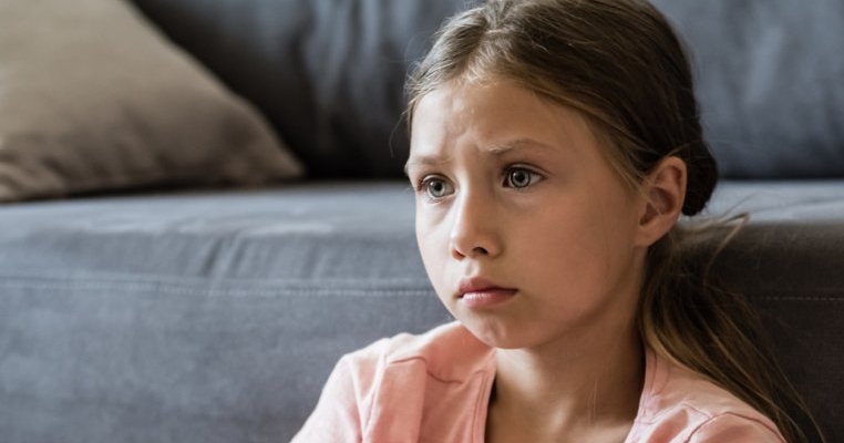 Țipatul la copii poate fi la fel de dăunător ca și abuzul intim, conform specialiștilor