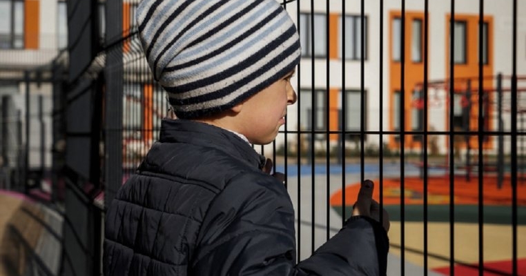 Copiii români nu merg la grădiniță! 1 din 4 copii nu beneficiază de educație timpurie din cauza problemelor financiare ale părinților