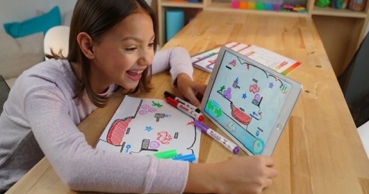 Ajută-l pe cel mic să-și dezvolte creativitatea. Jucăria care face legătura dintre tehnologie și desen