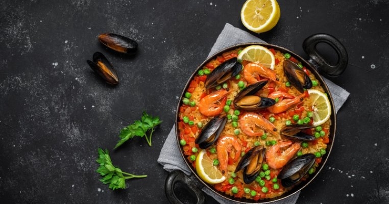 Fructe de mare congelate la tigaie: rețete care te vor duce cu gândul la vacanță