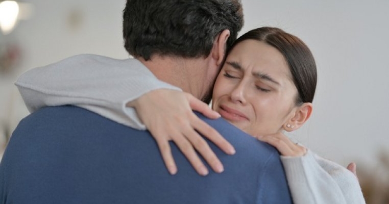 Am rămas într-o căsnicie nefericită timp de 6 ani după ce am aflat că mi-a spus că m-a înșelat